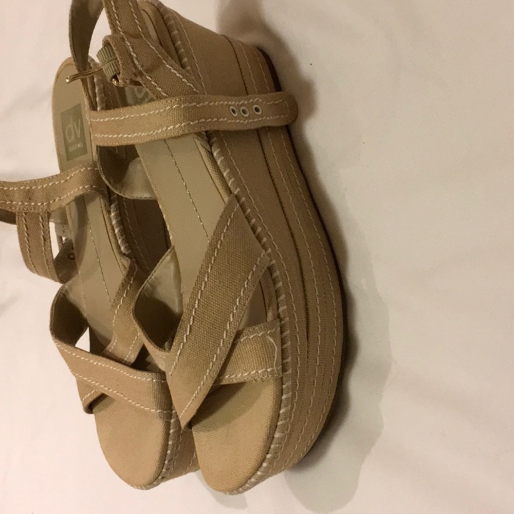 Dolce Vita Platform sandals, size 9